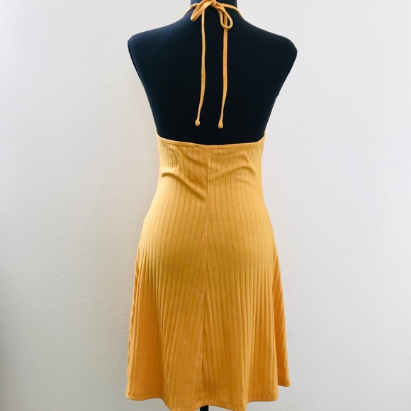 Forever 21 Halter dress - Picture 3 of 3